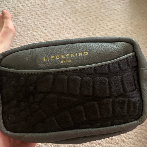Leather and fur medium size with front pouch. Brand new - Picture 2 of 3
